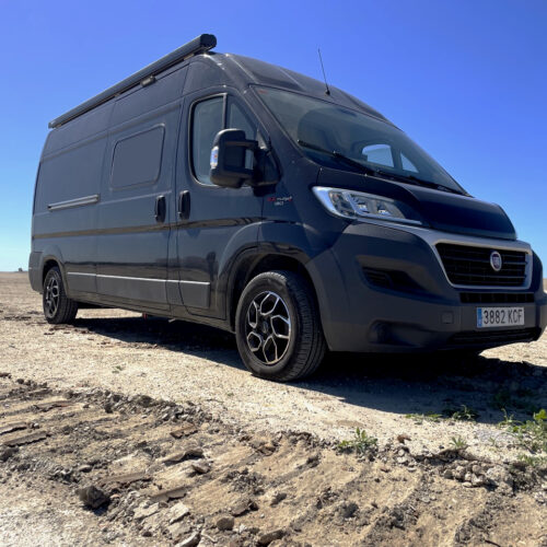 3 Fiat Ducato camperizada en Cádiz SurVan Camper camperizar furgoneta para ebike o windsurf sup surf